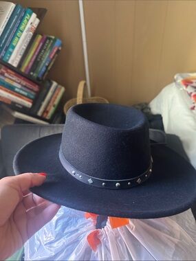Stetson Black Felt Wide-Brim Hat with Studded Band